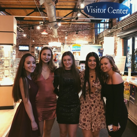 Meet your Posher, Anna - Picture 1 of 1